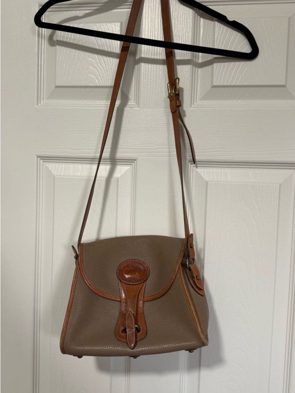 Vintage DOONEY & BOURKE Essex Flap Crossbody Taupe British Tan Bag USA